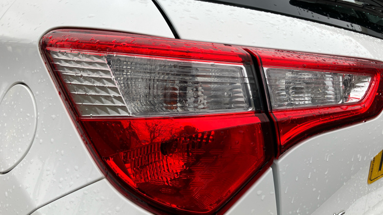 Toyota Yaris 1.5 Hybrid Icon Tech 5dr CVT Hybrid Hatchback